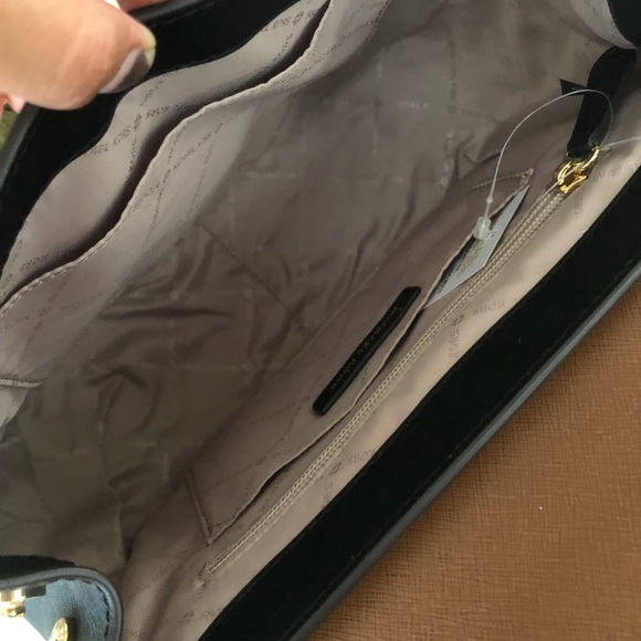 Hp🎁 Beautiful Michael Kors Set ♥️ - Picture 4 of 8